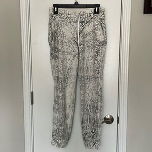 Lululemon 6 Jogger Sweatpants